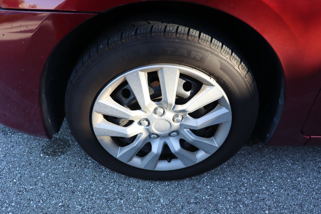Thumbnail: 2015 Nissan Sentra - 4