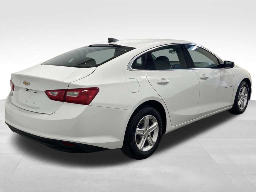 2023 Chevrolet Malibu LS photo 3