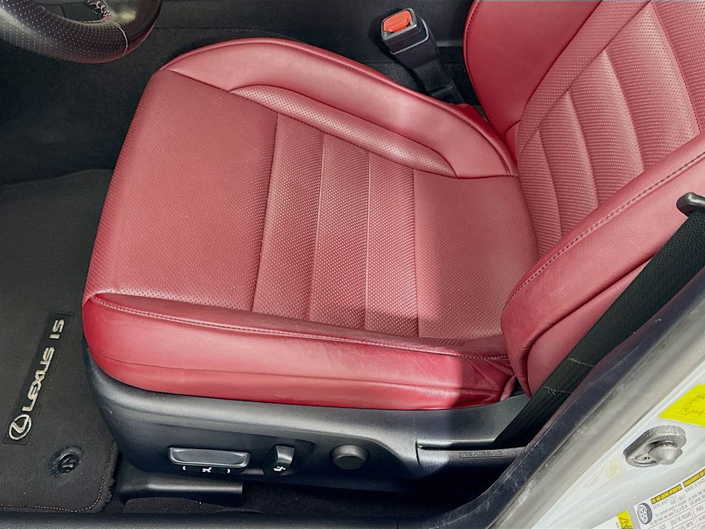 Thumbnail: 2017 Lexus IS - 20