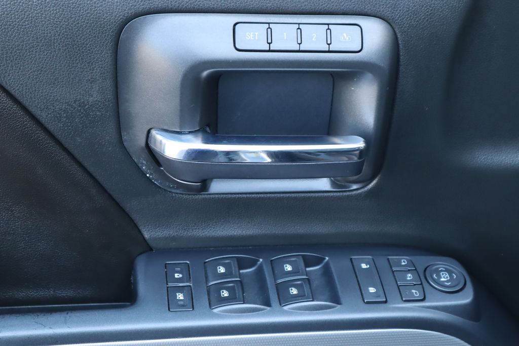 Thumbnail: 2016 Chevrolet Silverado 2500 - 22