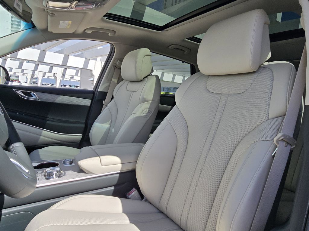 New 2026 White Genesis 2.5T image 14