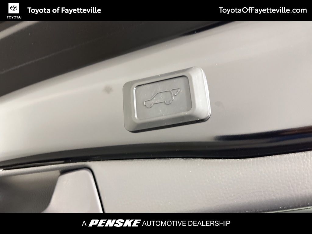 Thumbnail: 2025 Toyota RAV4 - 21