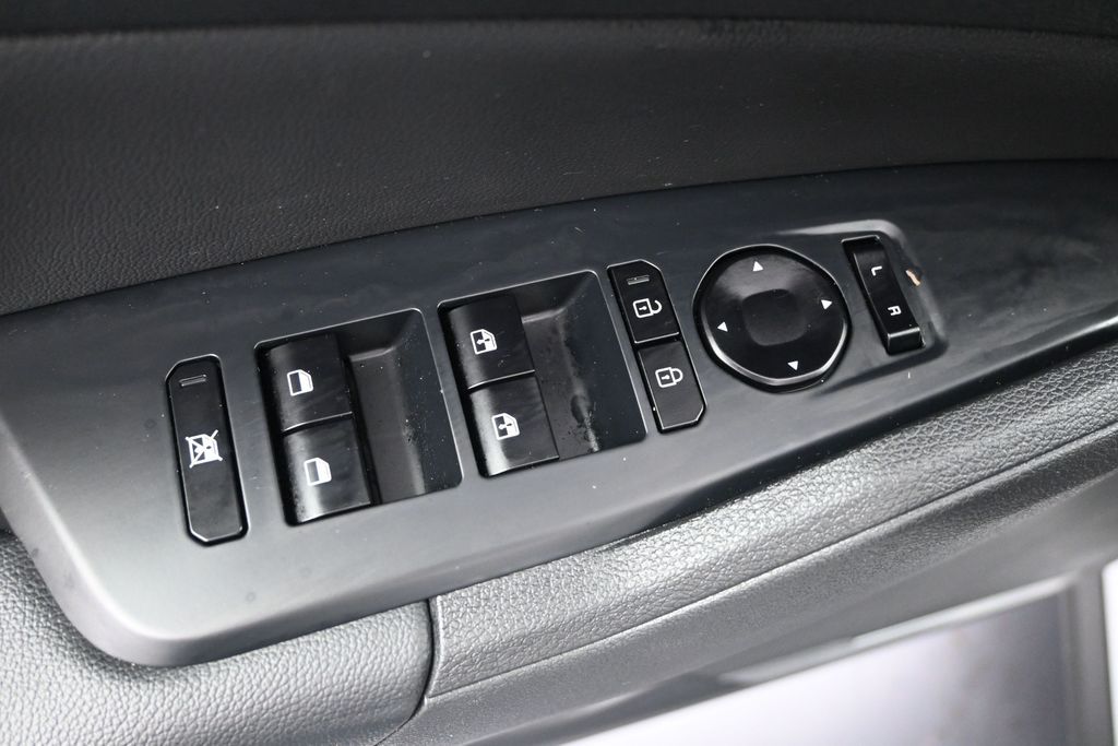 2026 Glacial White Pearl Kia Sportage X-Line AWD SUV