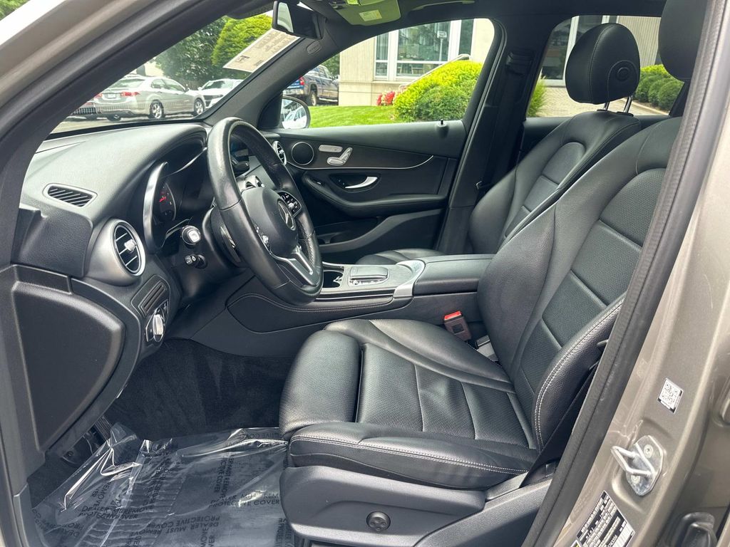 Thumbnail: 2020 Mercedes-Benz GLC - 18
