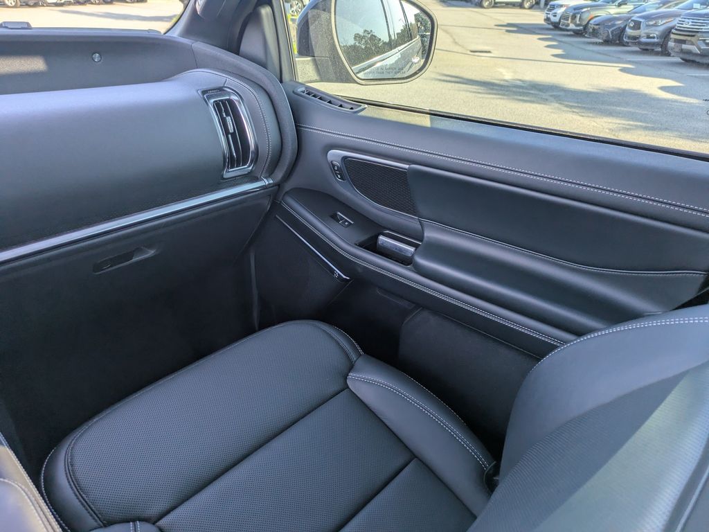 2025 Ford Expedition Platinum MAX