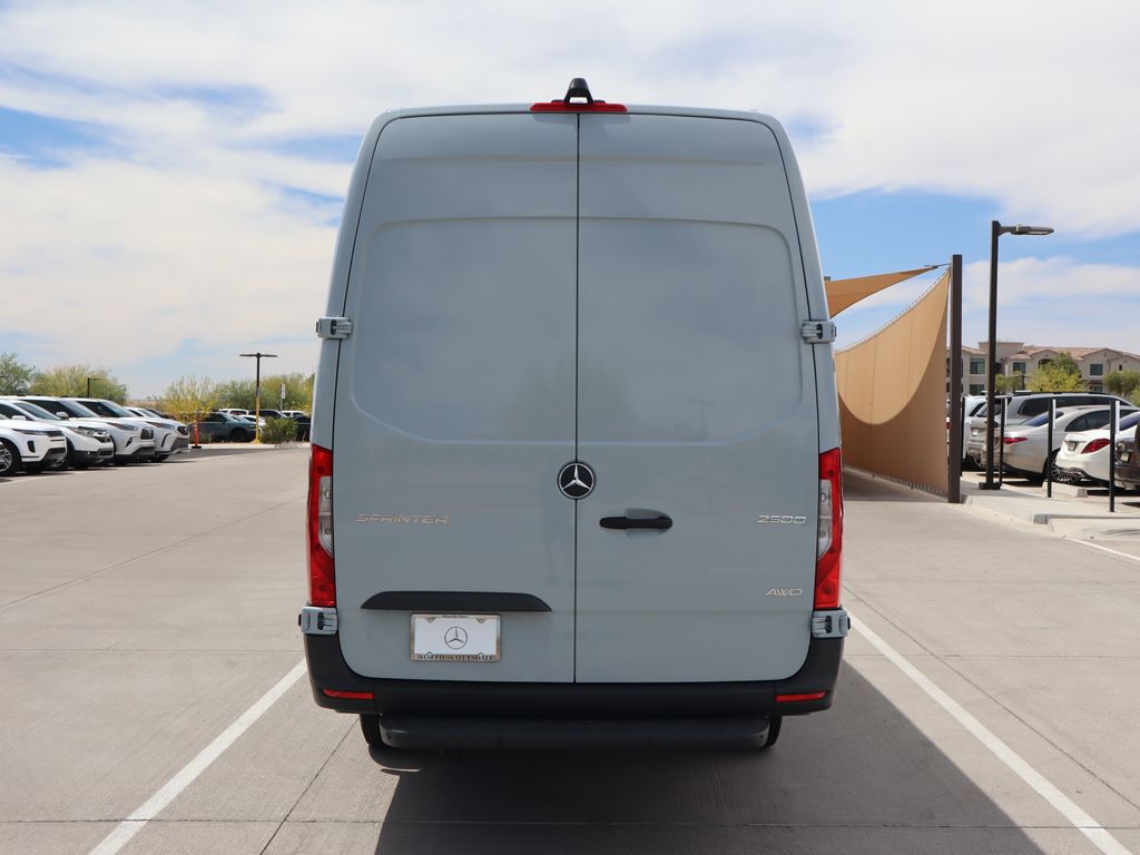 Thumbnail: 2025 Mercedes-Benz Sprinter - 6
