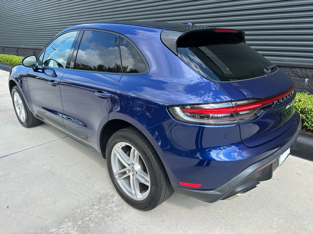 Thumbnail: 2022 Porsche Macan - 3