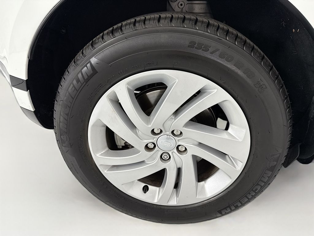 Thumbnail: 2023 Land Rover Range Rover Evoque - 32