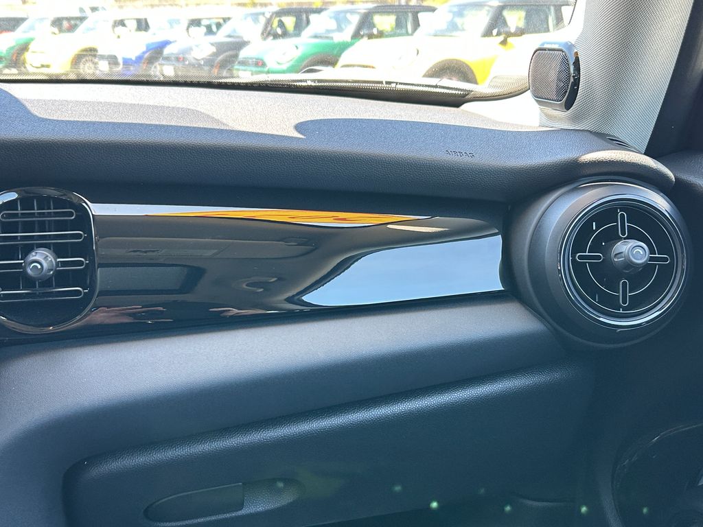 Thumbnail: 2024 MINI Cooper - 25