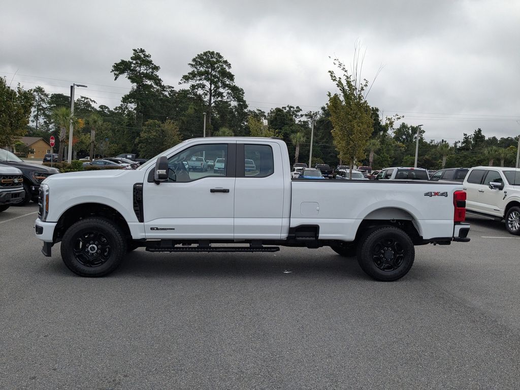 2025 Ford F-350 Super Duty XL