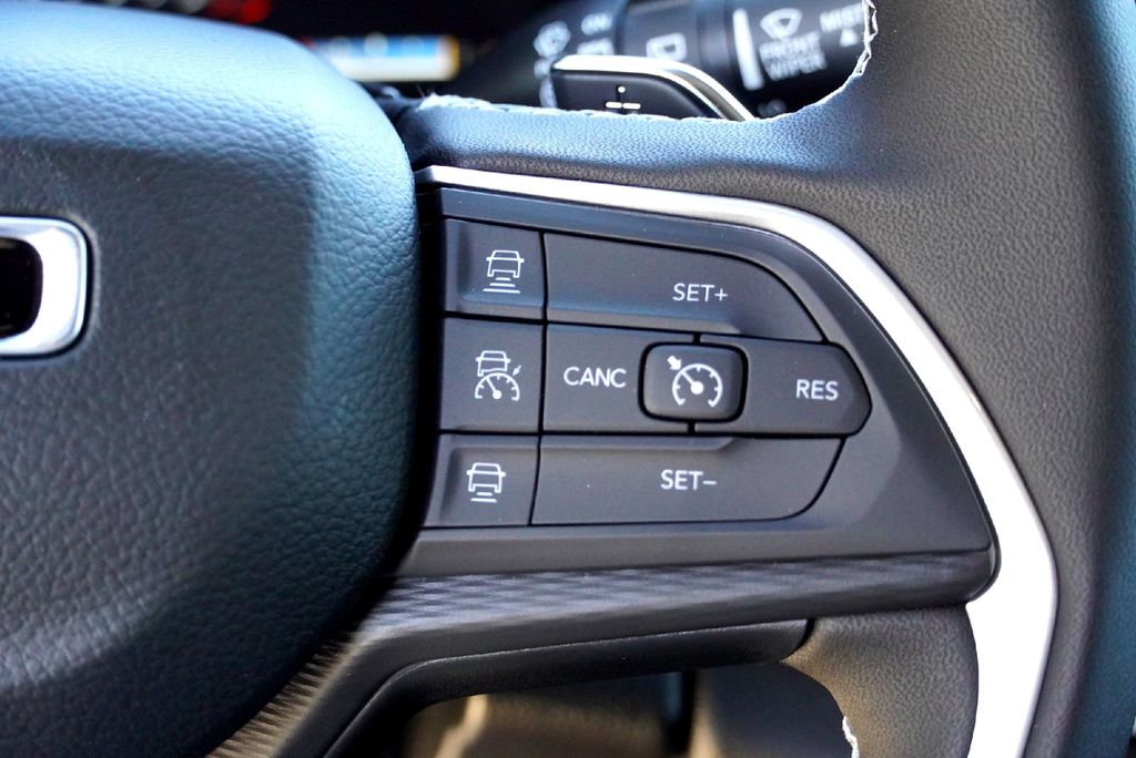 New Car 2025 Jeep Grand Cherokee  Laredo For Sale Under $40,000 In Taylor, Texas