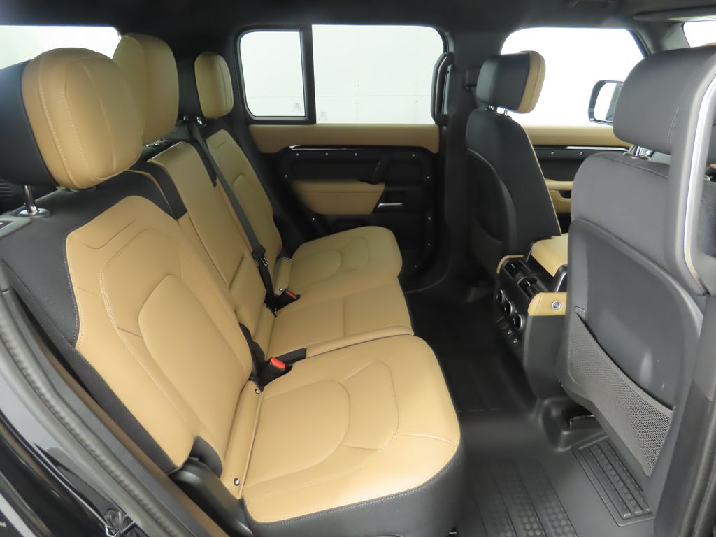 Thumbnail: 2025 Land Rover Defender - 24