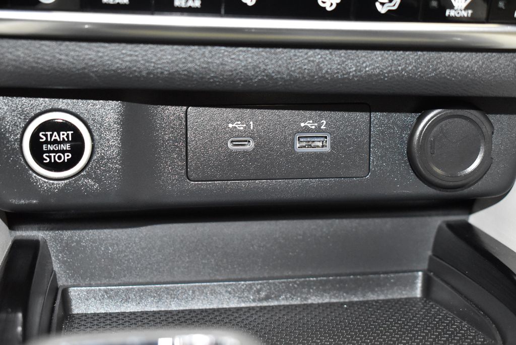 2022 Nissan Rogue SL 22