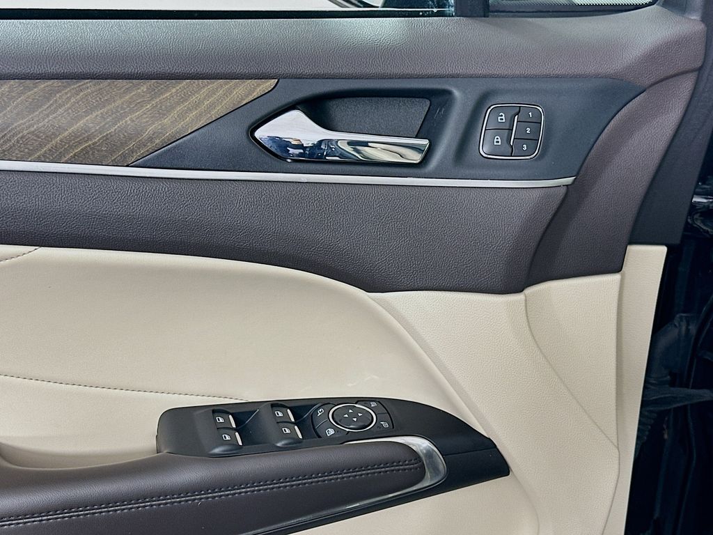 Thumbnail: 2019 Lincoln MKC - 18