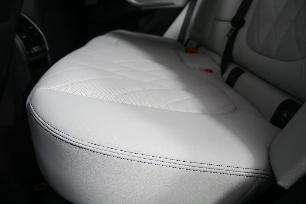 Thumbnail: 2026 BMW X5 - 15