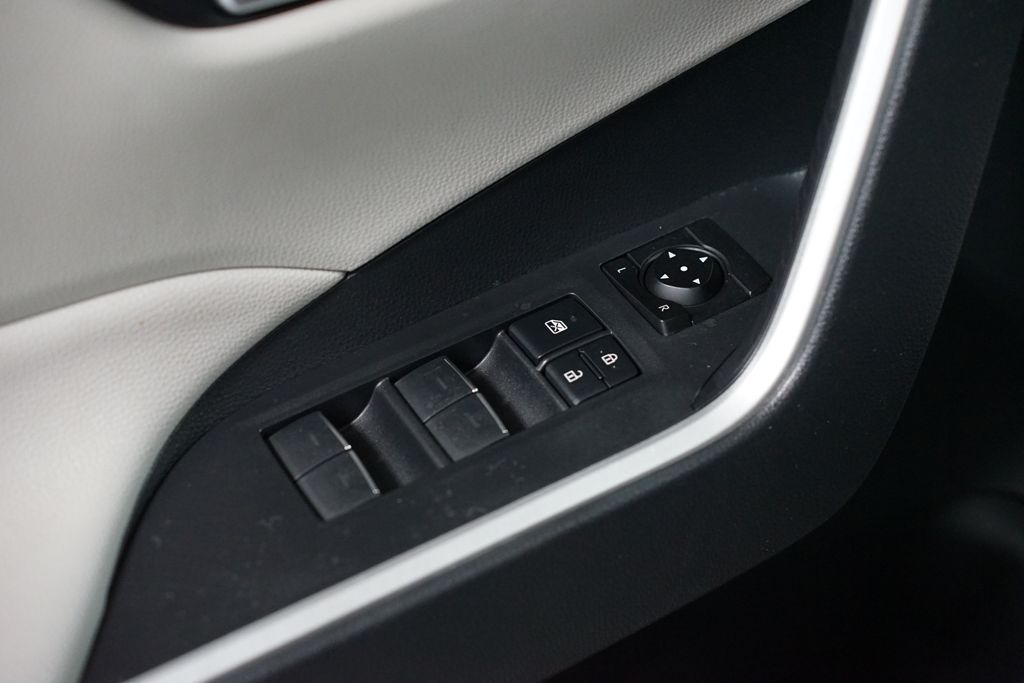 Thumbnail: 2024 Toyota RAV4 - 31