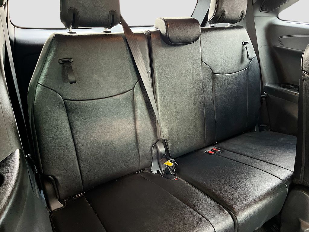 Used 2025 Magnetic Gray Metallic Toyota Platinum image 29