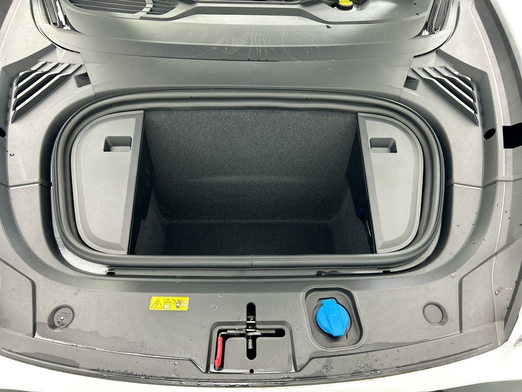 Thumbnail: 2026 Audi e-tron GT - 28