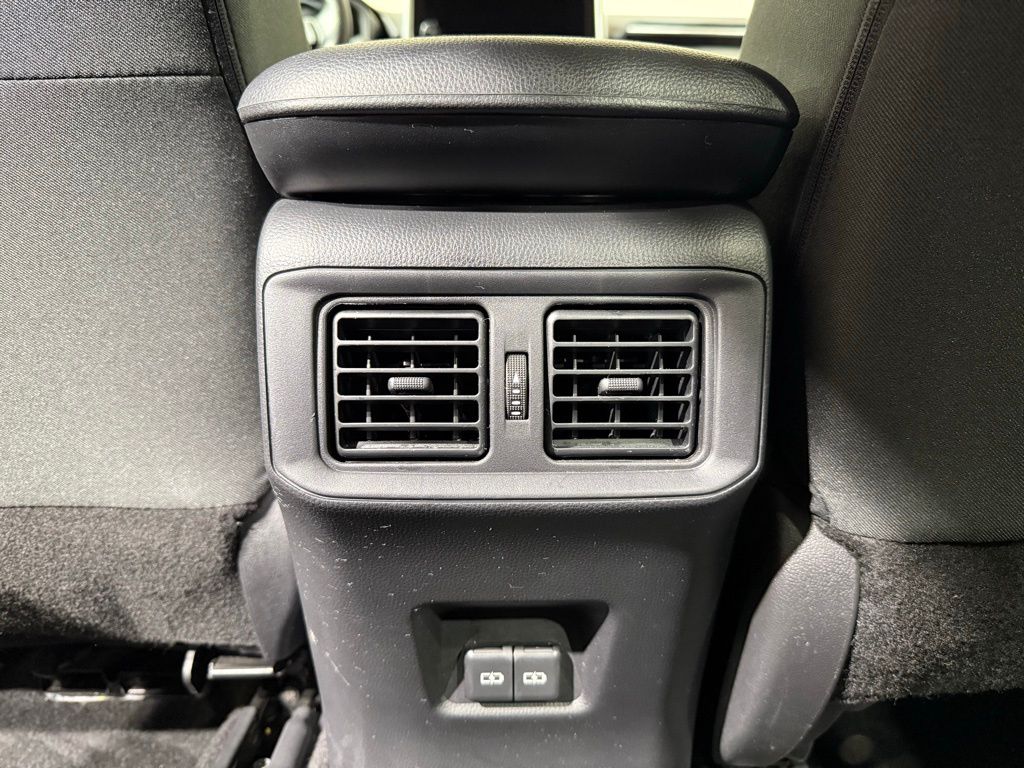 2024 Toyota RAV4 XLE 20