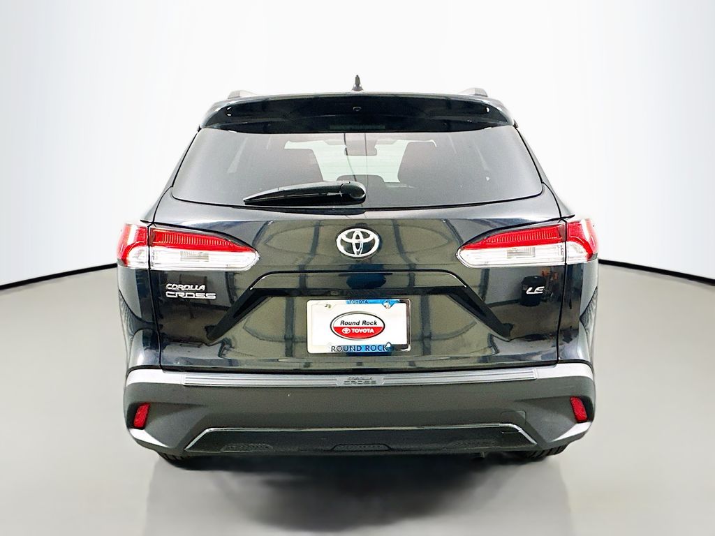 2023 Toyota Corolla Cross LE 6