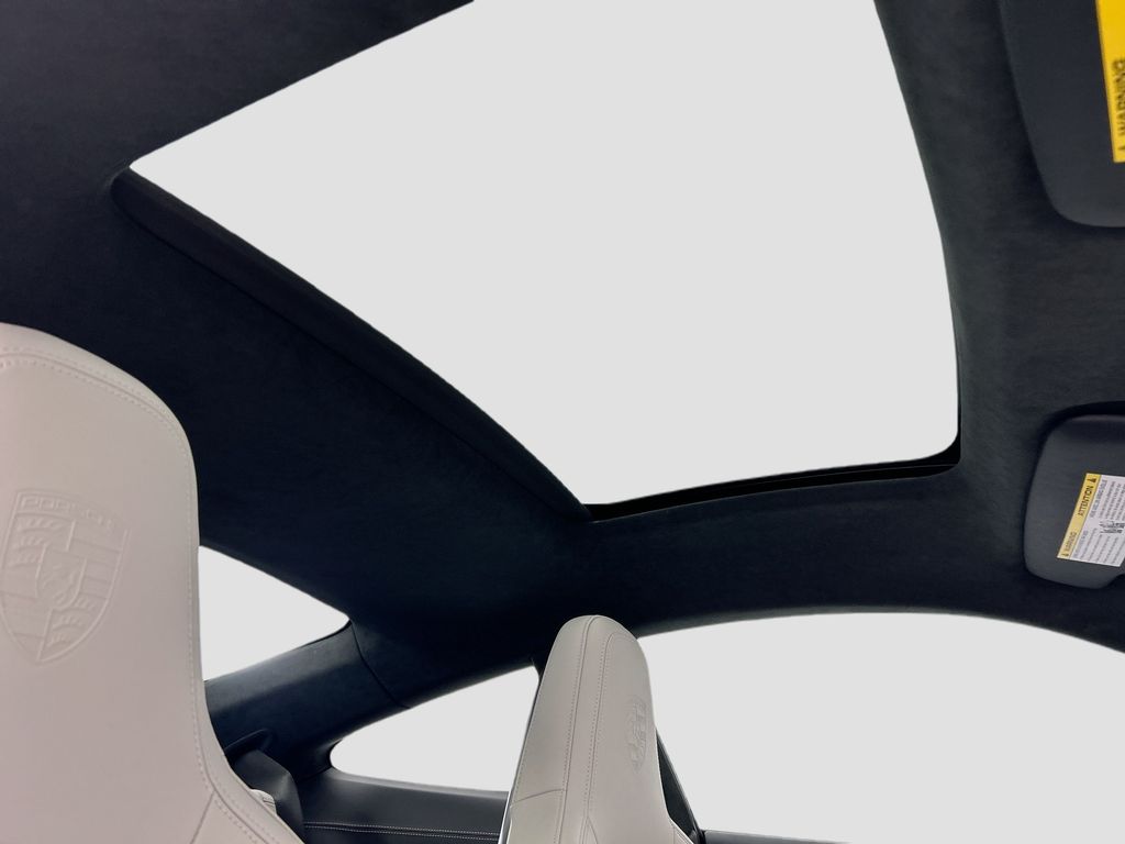 Thumbnail: 2026 Porsche 911 - 17