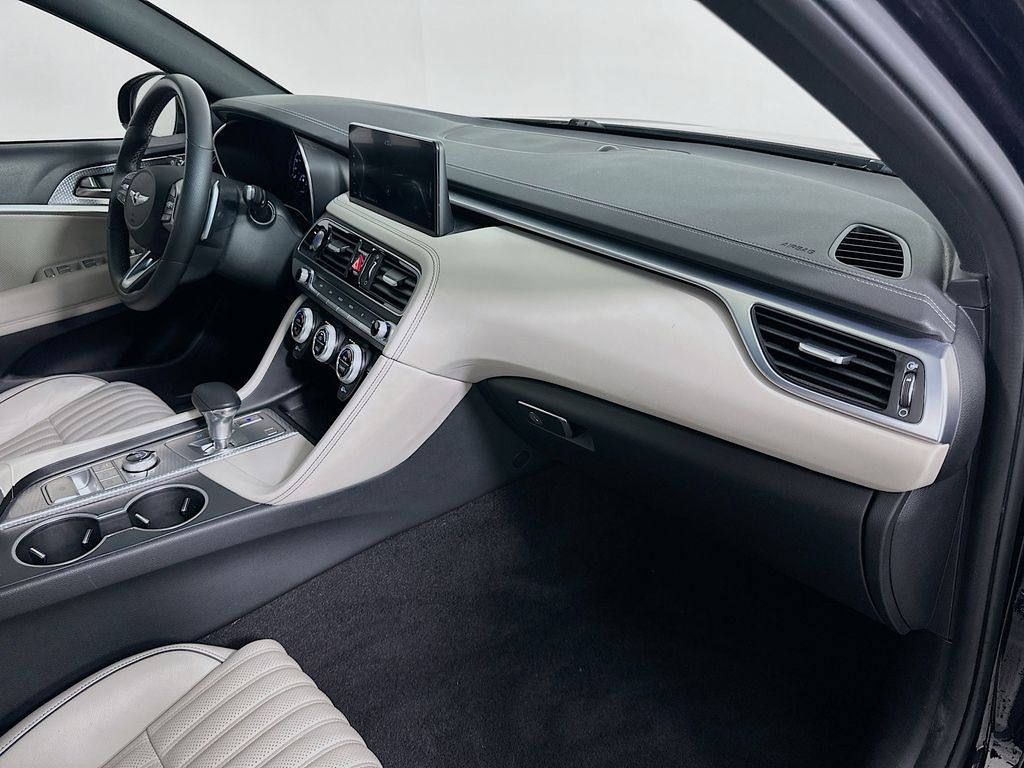 Thumbnail: 2023 Genesis G70 - 30