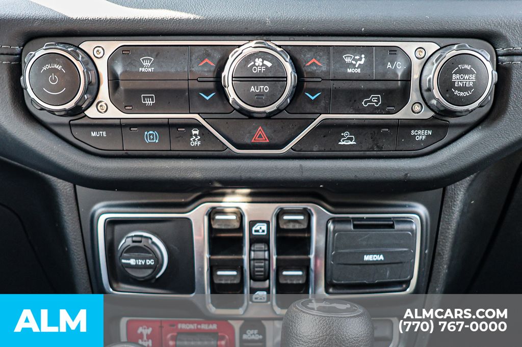 Used 2024 Silver Jeep Rubicon 4xe image 38