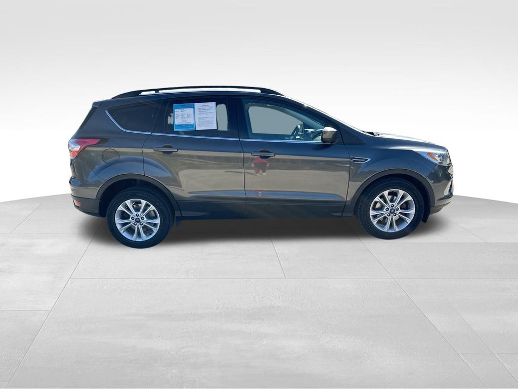 2017 Ford Escape SE 9