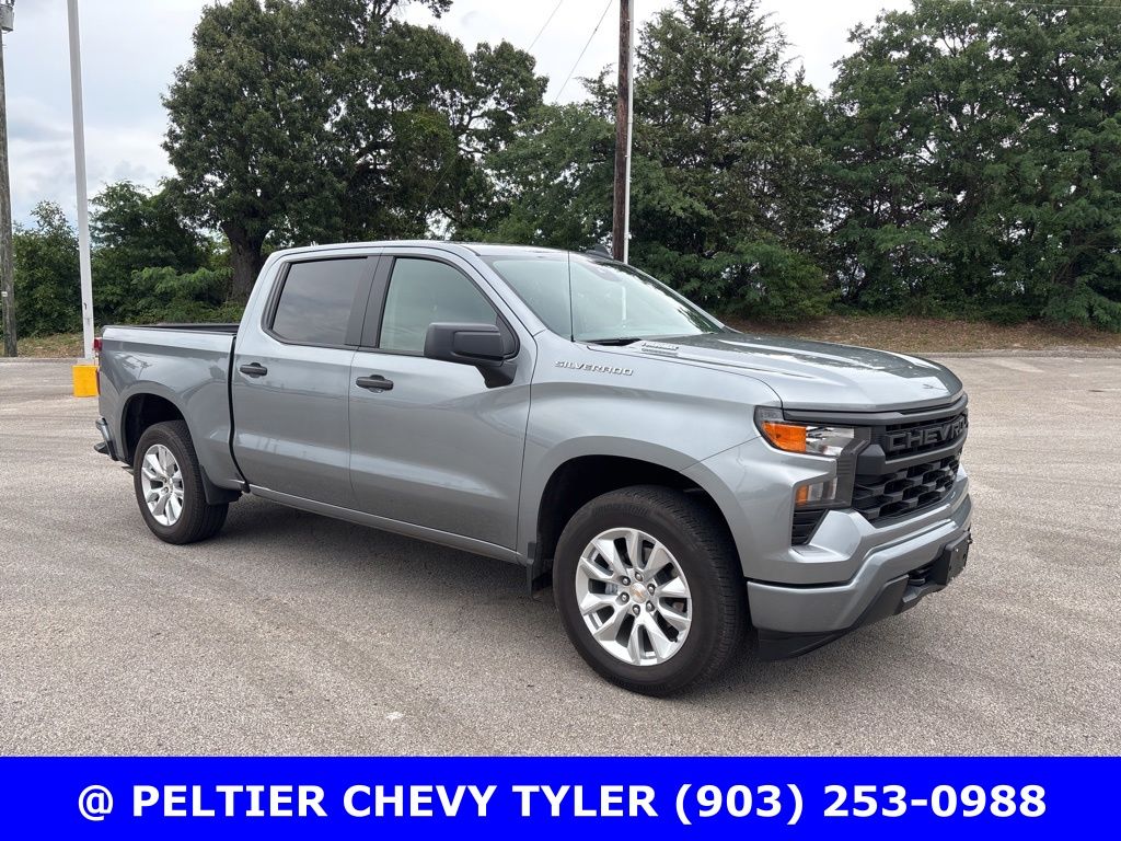 Sterling Gray Metallic 2026 Chevrolet Silverado 1500 Custom Crew Cab RWD Pickup Truck 4X2 8-Speed Automatic
