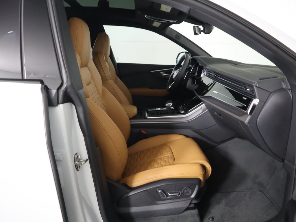 Thumbnail: 2026 Audi RS Q8 - 22