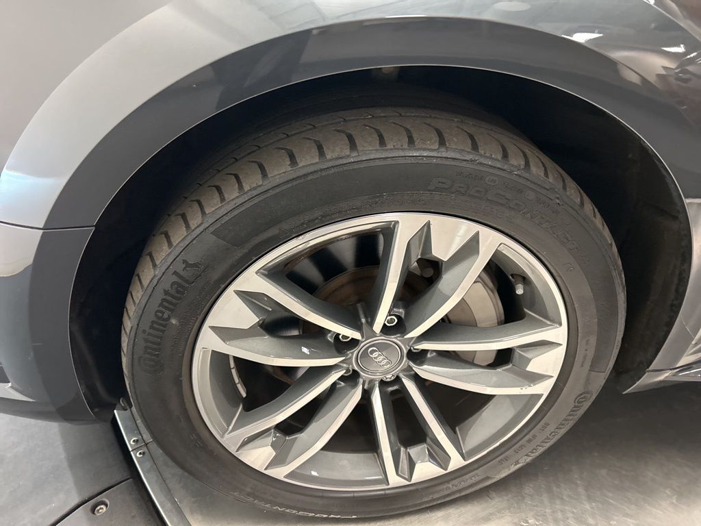 Thumbnail: 2019 Audi A4 - 10