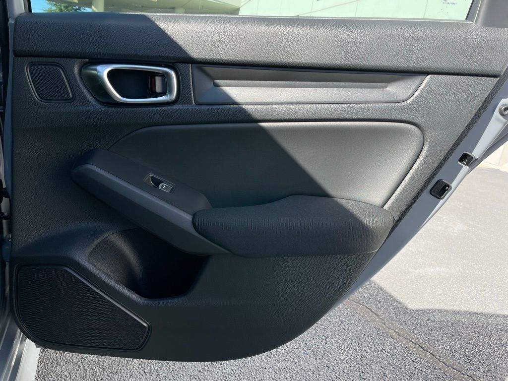 2025 Honda Civic Sport 32