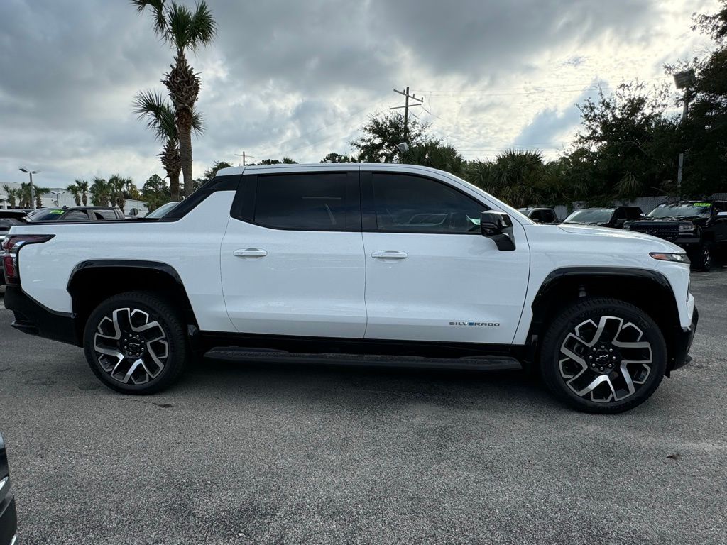 2024 Chevrolet Silverado EV RST 10