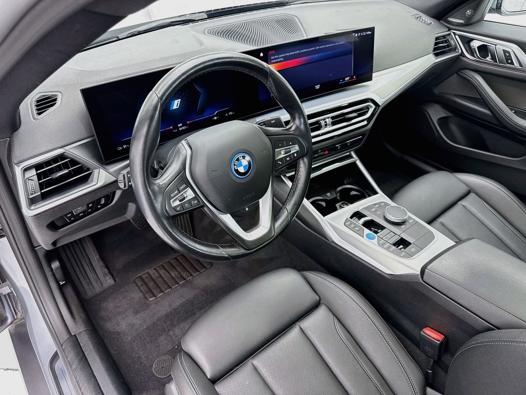Thumbnail: 2023 BMW i4 - 9