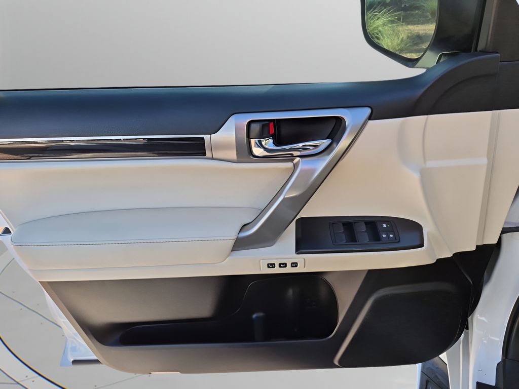 Used 2023 White Lexus 460 Luxury image 27