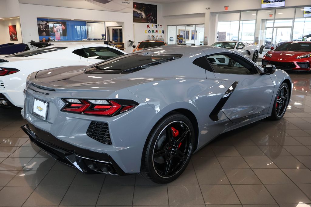 2025 Chevrolet Corvette Stingray 5