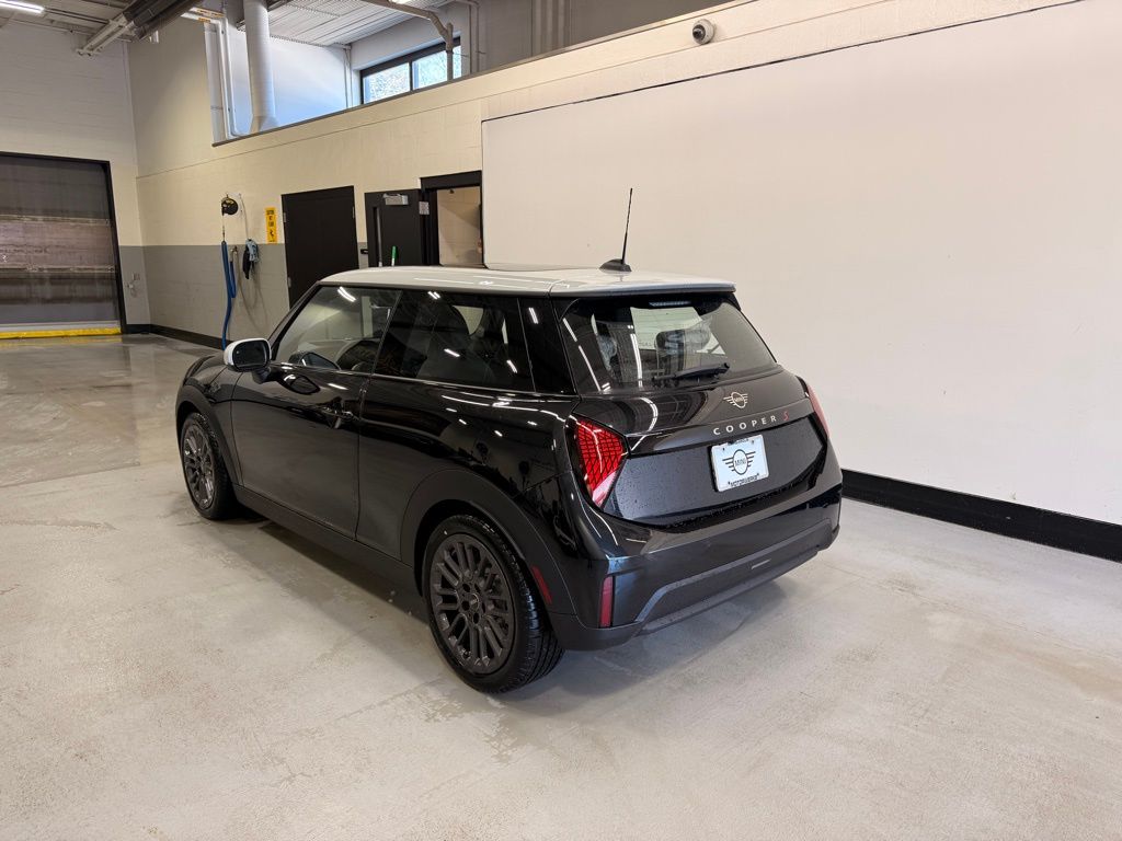 Thumbnail: 2026 MINI Cooper - 3