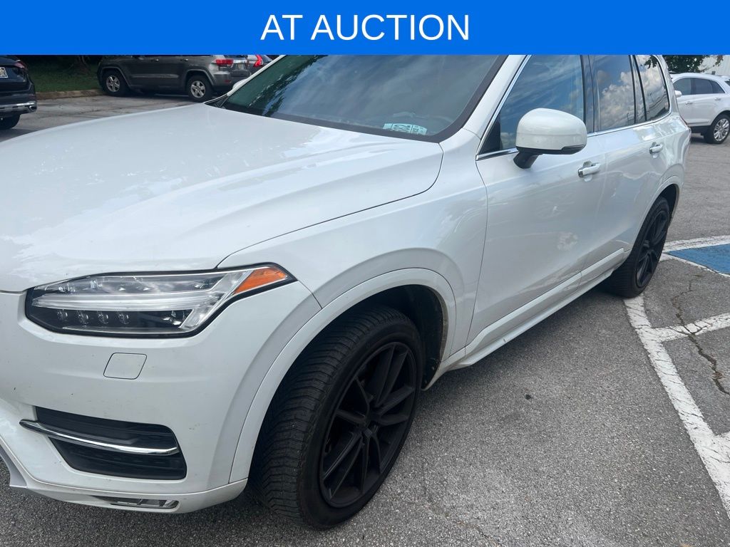 2018 Volvo XC90 T6 Momentum AWD