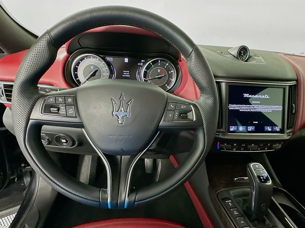 Thumbnail: 2022 Maserati Levante - 11