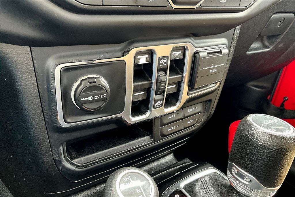 Used 2020 Red Jeep Sport image 33