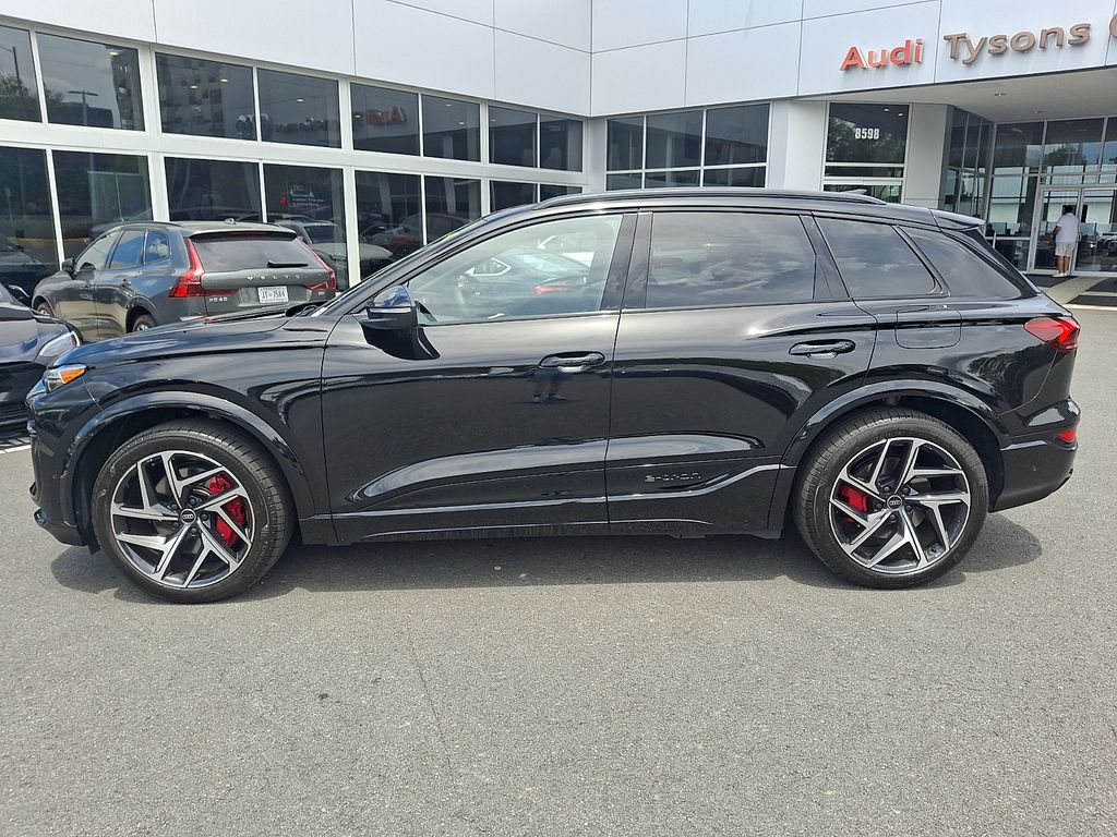 Thumbnail: 2025 Audi SQ6 e-tron - 7