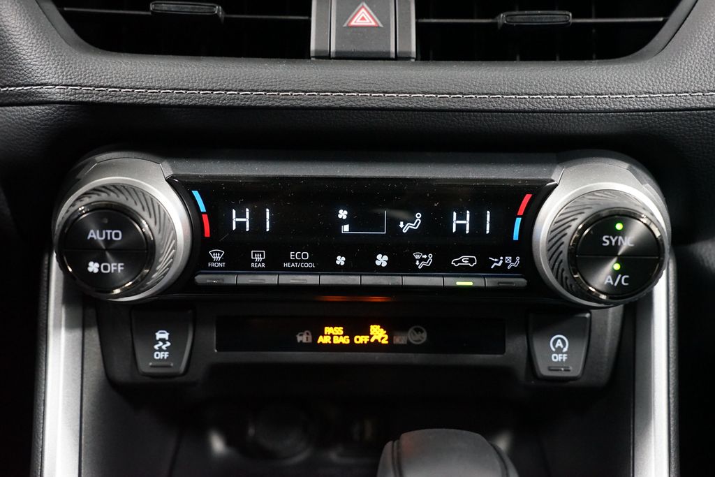 Thumbnail: 2025 Toyota RAV4 - 20