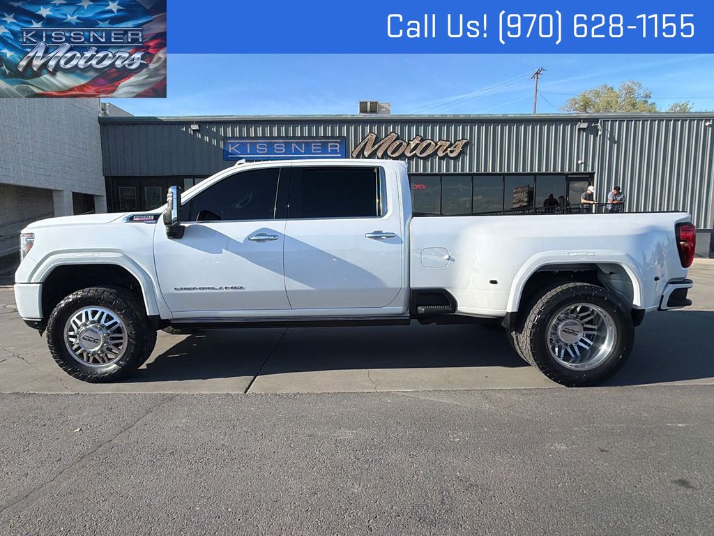 White Frost Tricoat 2023 GMC Sierra 3500HD Denali Crew Cab 4WD Pickup Truck Four-Wheel Drive Automatic