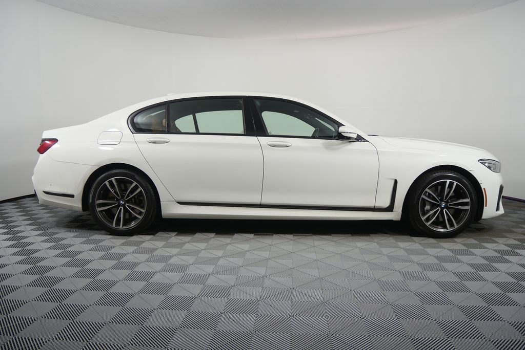 Thumbnail: 2022 BMW 7 Series - 2