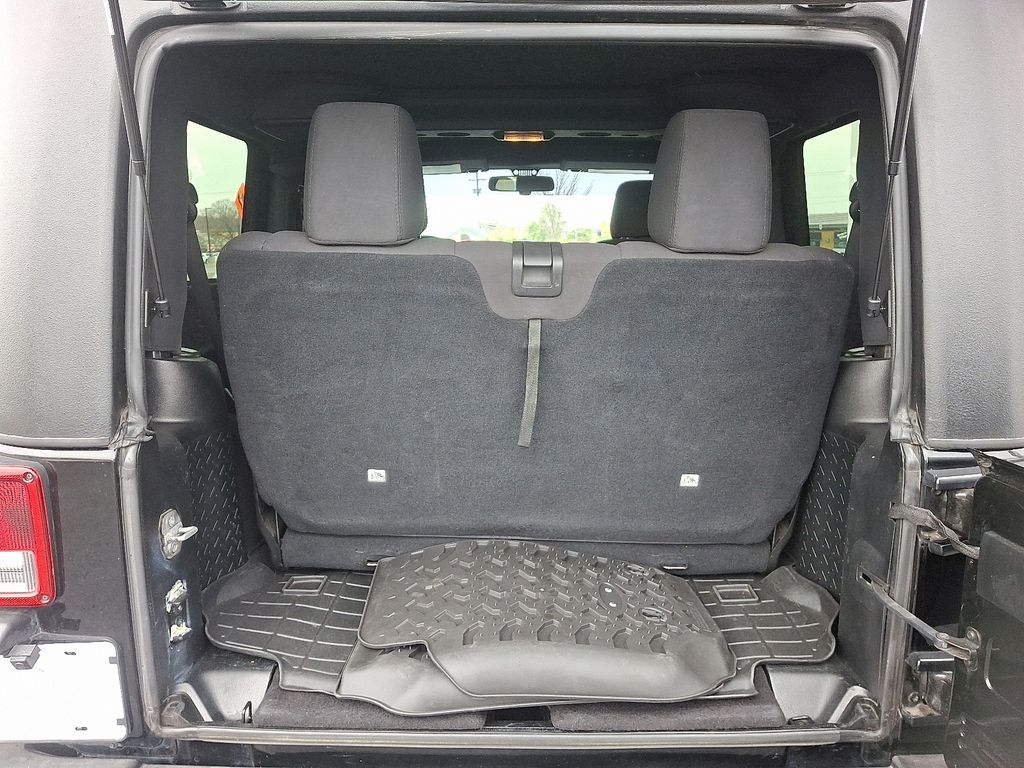 Thumbnail: 2017 Jeep Wrangler - 30