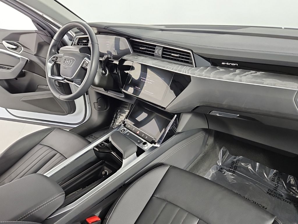 Thumbnail: 2024 Audi Q8 e-tron - 14