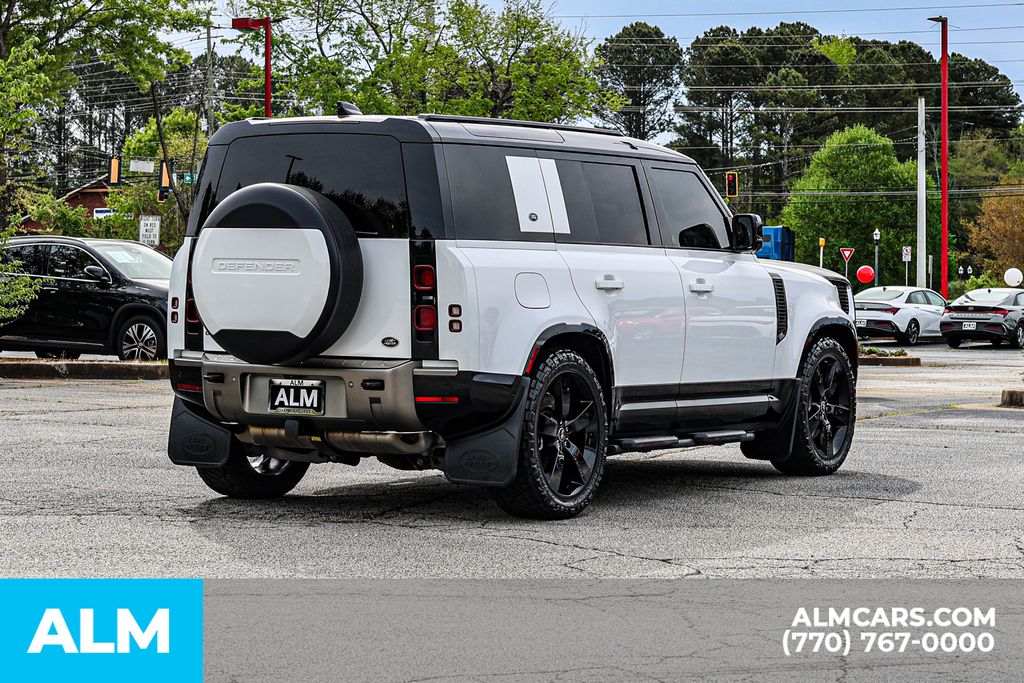 Used 2022 White Land Rover X-Dynamic SE image 5