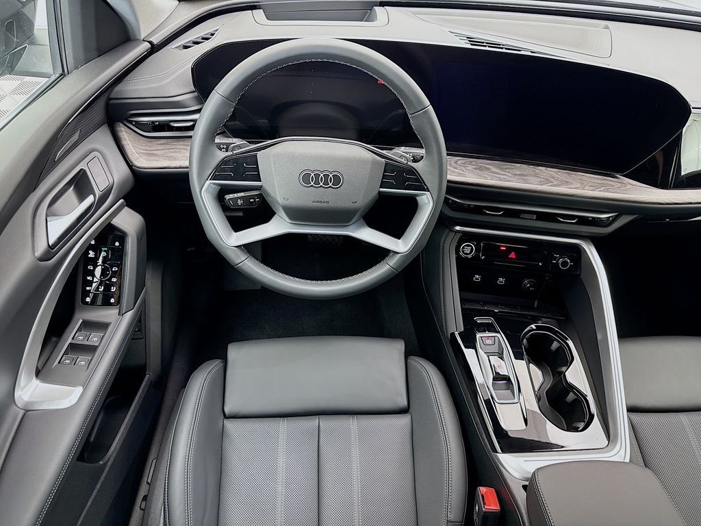 Thumbnail: 2025 Audi Q5 - 10