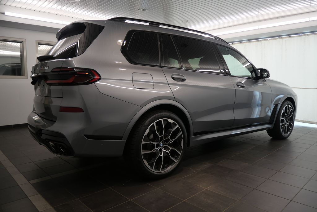 2025 BMW X7 M60i 7