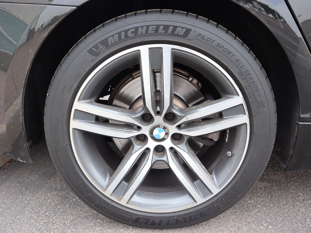 Thumbnail: 2021 BMW 5 Series - 15